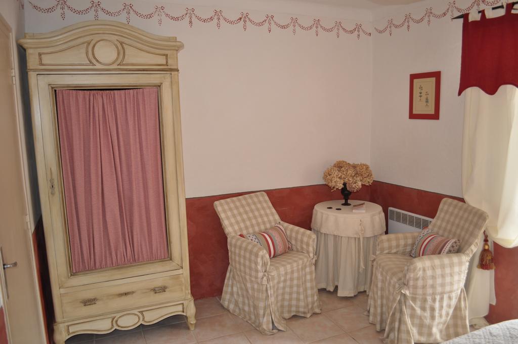 Bed and Breakfast La Ribeyrette Chamborigaud Zimmer foto